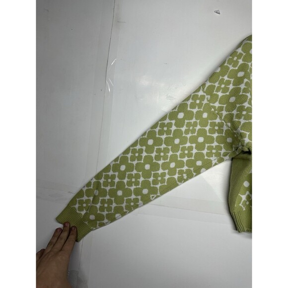 Hollister Women’s Green White Patterned Knit Sweater Size L Cropped Pullover - Picture 2 of 8